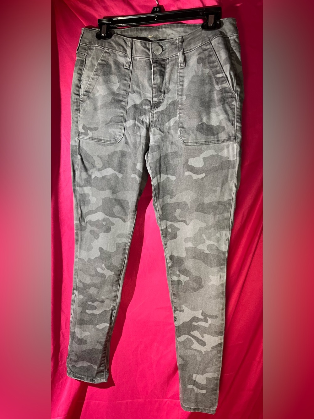 Seven7 Women’s Size 6 Gray Camo Utility Skinny Jeans